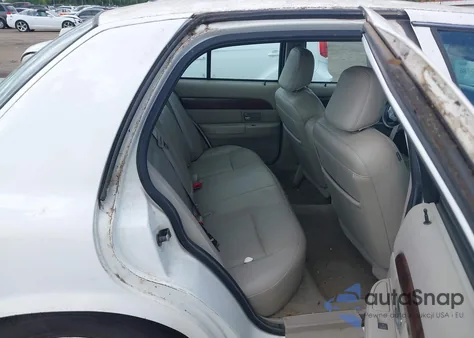 2010 Mercury Grand Marquis Ls (Fleet Only) from USA, damaged, VIN 2MEBM7FV9AX613437